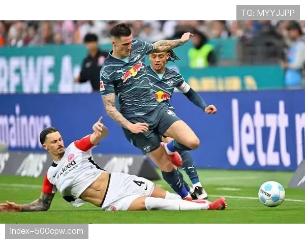 即时战报：美因茨利用对手角球失误，7秒完成全场奔袭破门